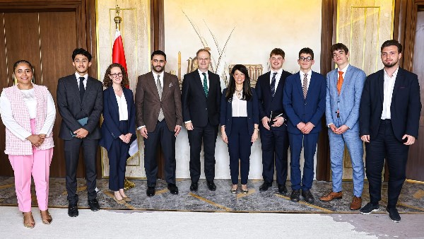 وزيرة التخطيط والتنمية الاقتصادية والتعاون الدولي تلتقي بطلاب كبرى الجامعات بالمملكة المتحدة وزيرة التخطيط والتنمية الاقتصادية والتعاون الدولي تلتقي بطلاب كبرى الجامعات بالمملكة المتحدة