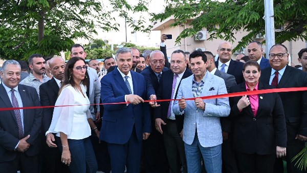 وزير الشباب والرياضة ومحافظ الإسكندرية يفتتحان ملاعب البادل بنادي سبورتنج بالإسكندرية وزير الشباب والرياضة ومحافظ الإسكندرية يفتتحان ملاعب البادل بنادي سبورتنج بالإسكندرية