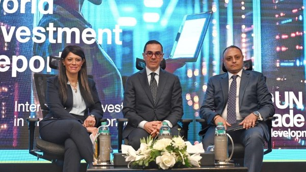 وزيرا «الاستثمار والتجارة الخارجية» و «التخطيط والتنمية الاقتصادية والتعاون الدولي» يعقدان مؤتمرًا صحفيًا لإطلاق تقرير الاستثمار العالمي لمنظمة «أونكتاد». وزيرا «الاستثمار والتجارة الخارجية» و «التخطيط والتنمية الاقتصادية والتعاون الدولي» يعقدان مؤتمرًا صحفيًا لإطلاق تقرير الاستثمار العالمي لمنظمة «أونكتاد».