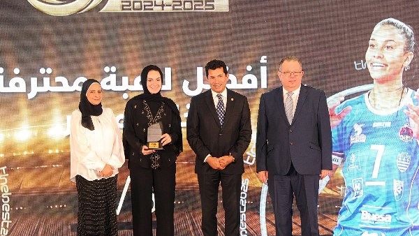 وزير الشباب والرياضة يشهد حفل تتويج جوائز الافضل في نسخته الخامسة وزير الشباب والرياضة يشهد حفل تتويج جوائز الافضل في نسخته الخامسة
