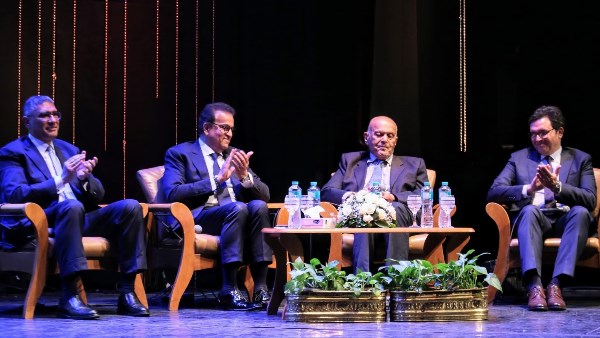 مجدي يعقوب: هذا التكريم ليس لشخصي فقط.. بل اعتراف بقيمة العلم والعمل الإنساني مجدي يعقوب: هذا التكريم ليس لشخصي فقط.. بل اعتراف بقيمة العلم والعمل الإنساني