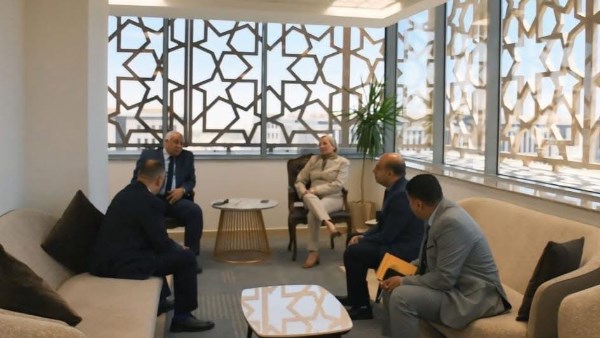 وزيرة البيئة تستقبل محافظ الوادي الجديد لبحث فرص الاستثمار في تدوير المخلفات الزراعية وزيرة البيئة تستقبل محافظ الوادي الجديد لبحث فرص الاستثمار في تدوير المخلفات الزراعية