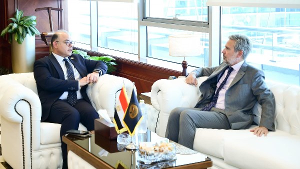 رئيس «الرقابة المالية» يبحث مع السفير الإيطالي فرص التعاون في تطوير القطاع المالي غير المصرفي