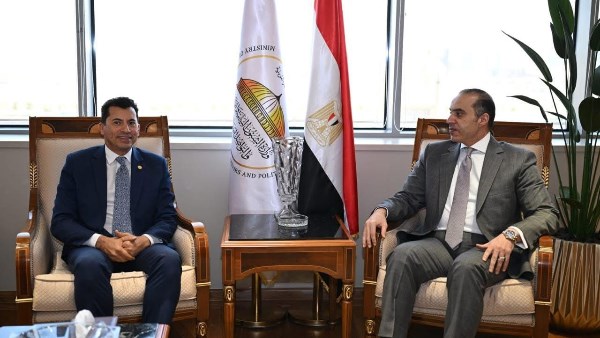 «الشباب والرياضة» و«الشؤون النيابية والقانونية» في لقاء حواري مع عدد من أعضاء الكيانات الشبابية «الشباب والرياضة» و«الشؤون النيابية والقانونية» في لقاء حواري مع عدد من أعضاء الكيانات الشبابية