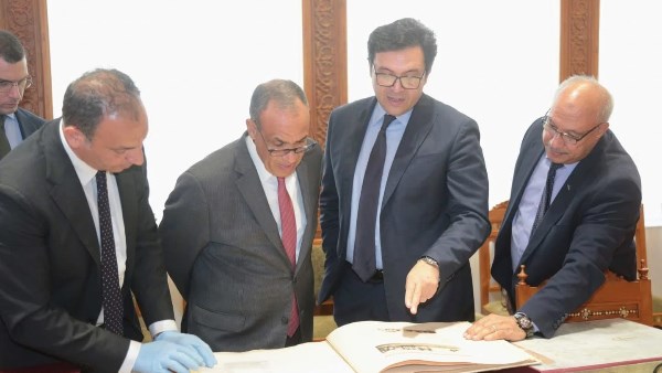 وزير الخارجية والهجرة يستقبل وزير الثقافة لبحث التعاون في حفظ وترميم وثائق ومخطوطات تاريخية مصرية ودولية وزير الخارجية والهجرة يستقبل وزير الثقافة لبحث التعاون في حفظ وترميم وثائق ومخطوطات تاريخية مصرية ودولية