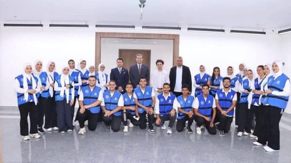 محافظ دمياط يلتقى مع متطوعى وزارة الشباب والرياضة "YLY"