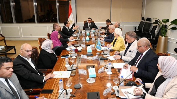 وزير الإسكان 