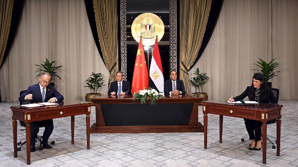 مصر والصين توقعان اتفاقيات تعاون في عدة مجالات مصر والصين توقعان اتفاقيات تعاون في عدة مجالات