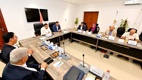 وزير الإسكان ومحافظ الدقهلية يتابعان مشروعات المياه والصرف بالمحافظة وزير الإسكان ومحافظ الدقهلية يتابعان مشروعات المياه والصرف بالمحافظة