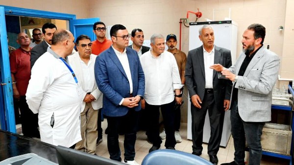 وزير الإسكان 