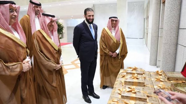 وفد سعودي يصل دمشق وفد سعودي يصل دمشق