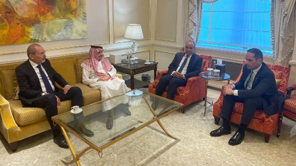 وزير الخارجية 
