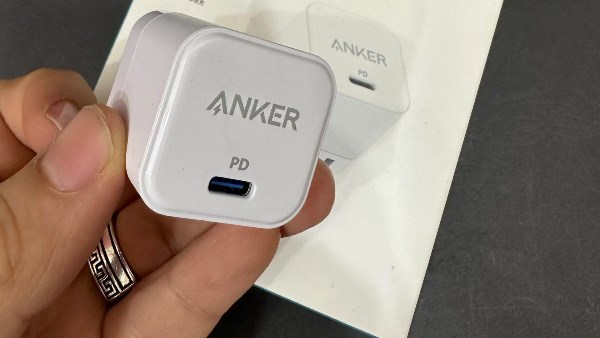 السعودية تعلن استدعاء 88 ألفًا من شواحن ANKER