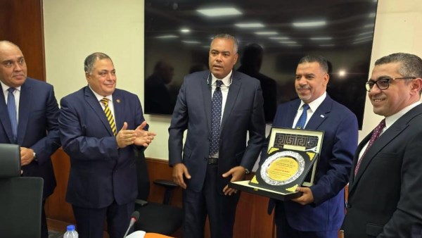 اتحاد بنوك مصر يكرّم القطاع القانوني بالبنك التجاري الدولي تقديرًا لمساهماته