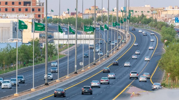 قطاع النقل في المدينة المنورة يدعم النمو الاقتصادي ويجذب الاستثمارات قطاع النقل في المدينة المنورة يدعم النمو الاقتصادي ويجذب الاستثمارات