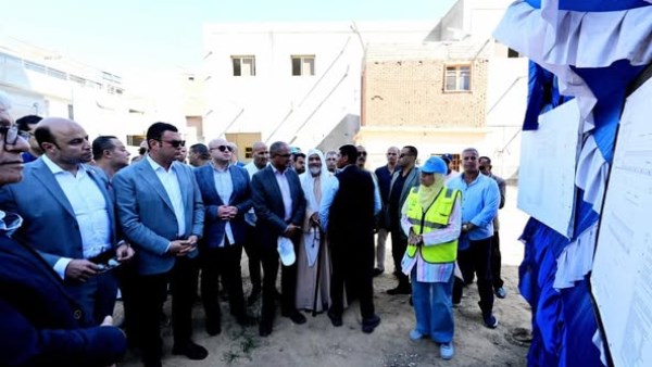 وزير الإسكان ومحافظ بني سويف يتفقدان محطة مياه شرب الفقاعي بمركز ببا وزير الإسكان ومحافظ بني سويف يتفقدان محطة مياه شرب الفقاعي بمركز ببا