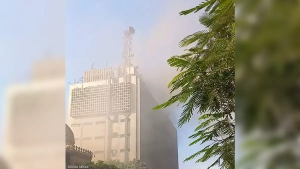 الحريق الكبير بـ "سنترال رمسيس".. آخر المستجدات والتطورات الحريق الكبير بـ "سنترال رمسيس".. آخر المستجدات والتطورات