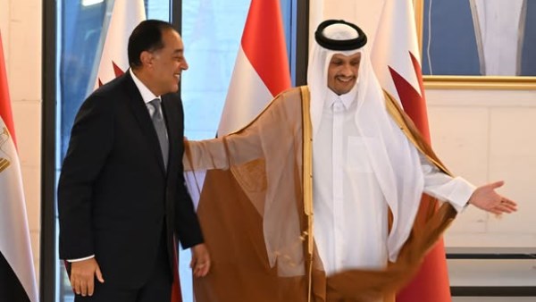 رئيس الوزراء يبحث مع نظيره القطري دعم الاستثمارات المشتركة رئيس الوزراء يبحث مع نظيره القطري دعم الاستثمارات المشتركة
