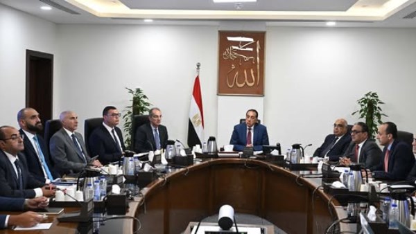 وزير الإسكان: عرض بيانات مُتكاملة عن العقارات المتاحة للتيسير على العملاء وزير الإسكان: عرض بيانات مُتكاملة عن العقارات المتاحة للتيسير على العملاء