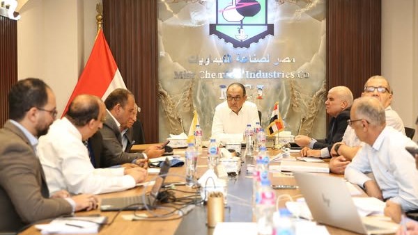 وزير قطاع الأعمال يكشف عن تطورات مشروعات شركتي النصر والدلتا للأسمدة وزير قطاع الأعمال يكشف عن تطورات مشروعات شركتي النصر والدلتا للأسمدة