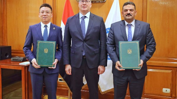 بالتفاصيل.. توقيع مذكرة تفاهم بين هيئة الثروة المعدنية والصناعات التعدينية وشركة آسيا بوتاش الصينية بالتفاصيل.. توقيع مذكرة تفاهم بين هيئة الثروة المعدنية والصناعات التعدينية وشركة آسيا بوتاش الصينية
