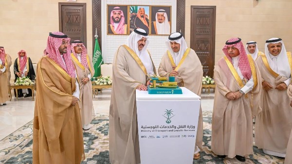 تدشين 13 مشروع بالطرق في السعودية