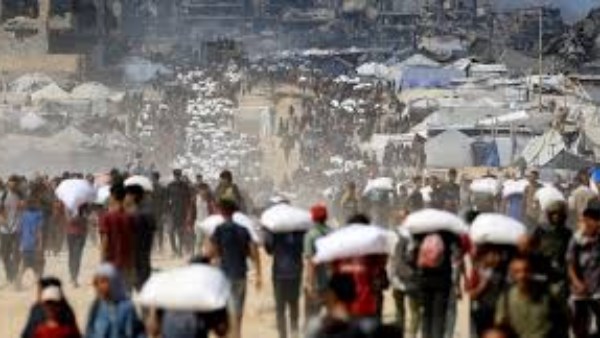 الإمارات تعلن استئناف الإسقاط الجوي للمساعدات على غزة الإمارات تعلن استئناف الإسقاط الجوي للمساعدات على غزة