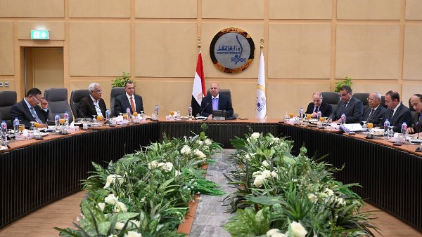 وزير الصناعة والنقل وزير الصناعة والنقل