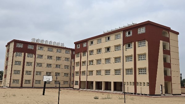 مدرسة جديدة مدرسة جديدة