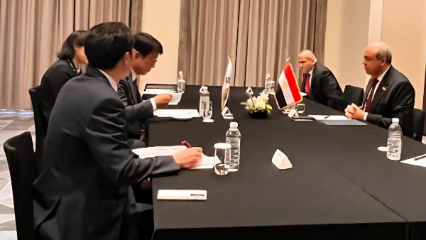 وزير الطيران المدني وزير الطيران المدني