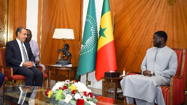 وزير الخارجية