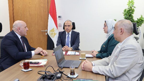  وزير الري