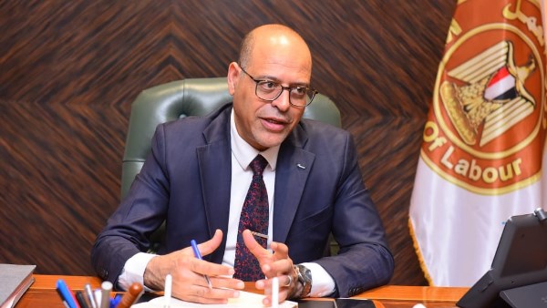 وزير العمل محمد جبران وزير العمل محمد جبران