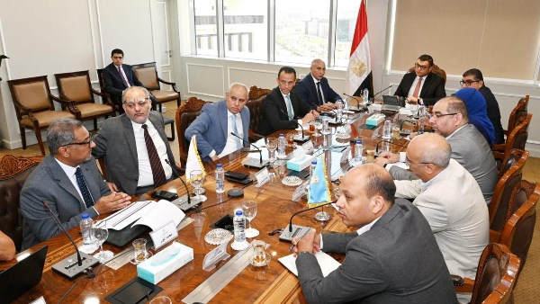 وزير الإسكان يعقد اجتماعًا مع مسئولي شركة "توريك" للتطوير العقاري لمتابعة مشروعات الشراكة والمبيعات والتسويق