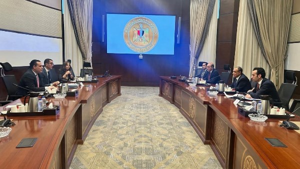 وزيرا الخارجية والاستثمار يبحثان تعزيز التنسيق لجذب الاستثمارات ودعم الصادرات