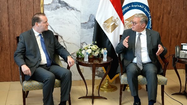 وزير البترول يبحث مع أنرجوس العالمية التعاون القائم في سفن التغييز