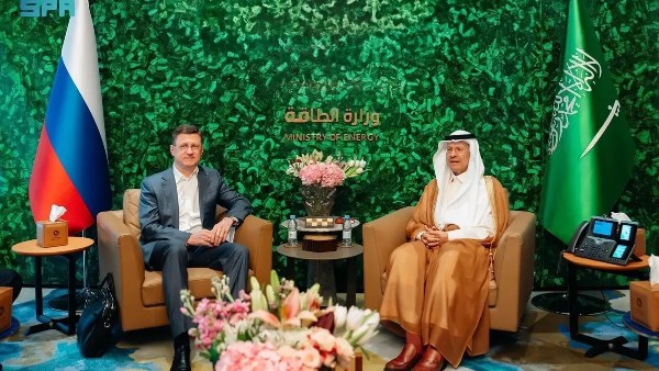 السعودية وروسيا تبحثان فرص التبادل التجاري وتوسيع آفاق التعاون