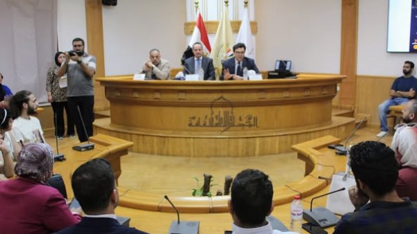 صور.. وزير الثقافة يفتتح فعاليات مبادرة "القوة في شبابنا 2" صور.. وزير الثقافة يفتتح فعاليات مبادرة "القوة في شبابنا 2"