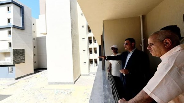 وزير الإسكان يتفقد مشروع "سكن لكل المصريين" و"كوبري C3" بالعلمين الجديدة