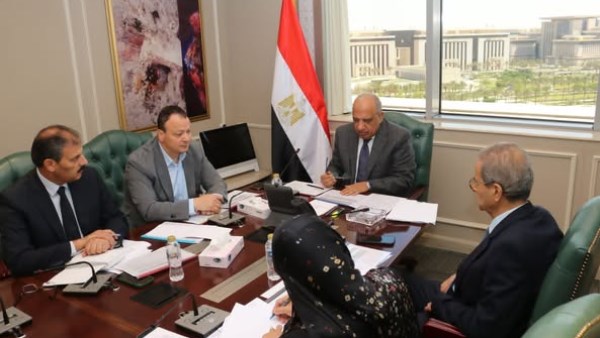 وزير الكهرباء: إعادة هيكلة الشركة القابضة لكهرباء مصر كمشغل مستقل وزير الكهرباء: إعادة هيكلة الشركة القابضة لكهرباء مصر كمشغل مستقل