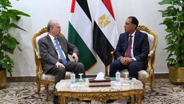 رئيس الوزراء يؤكد الرفض التام لأي مخططات تستهدف تهجير الشعب الفلسطيني رئيس الوزراء يؤكد الرفض التام لأي مخططات تستهدف تهجير الشعب الفلسطيني