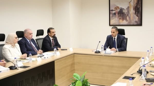 الصحة تستعرض تطوير منظومة المخازن الاستراتيجية والتموين الطبي