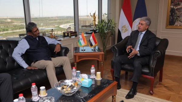 مصر والهند يبحثان التعاون المشترك بين في مجالي السياحة والآثار