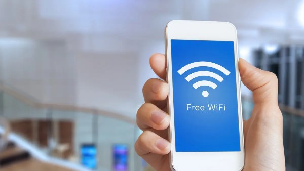 تحذيرات في الإمارات من مخاطر استخدام شبكات الواي فاي المفتوحة تحذيرات في الإمارات من مخاطر استخدام شبكات الواي فاي المفتوحة