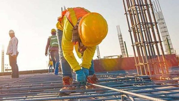 العراق يطلق مبادرة لتمكين الفقراء من الحصول على المواد الإنشائية بالتقسيط العراق يطلق مبادرة لتمكين الفقراء من الحصول على المواد الإنشائية بالتقسيط
