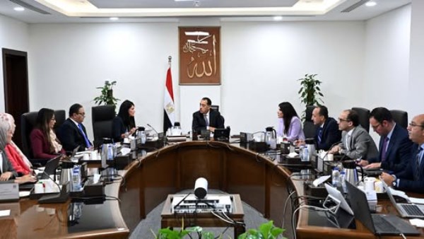 رئيس الوزراء يكشف عن استعدادات إطلاق “السردية الوطنية للتنمية الاقتصادية” رئيس الوزراء يكشف عن استعدادات إطلاق “السردية الوطنية للتنمية الاقتصادية”