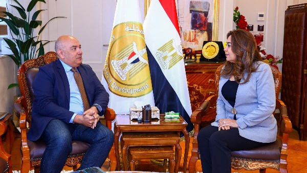الدكتورة منال عوض الدكتورة منال عوض