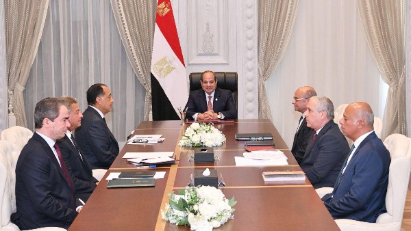 الرئيس عبد الفتاح السيسي الرئيس عبد الفتاح السيسي
