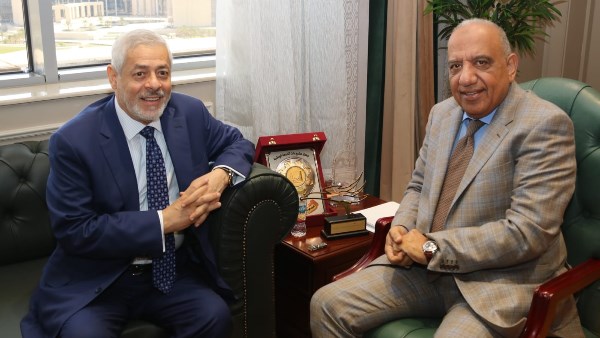 الدكتور محمود عصمت الدكتور محمود عصمت