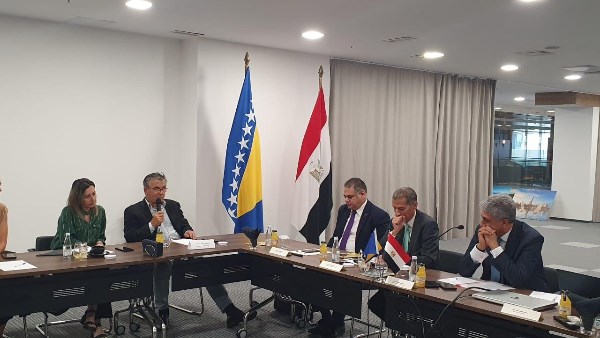 وزير السياحة وزير السياحة